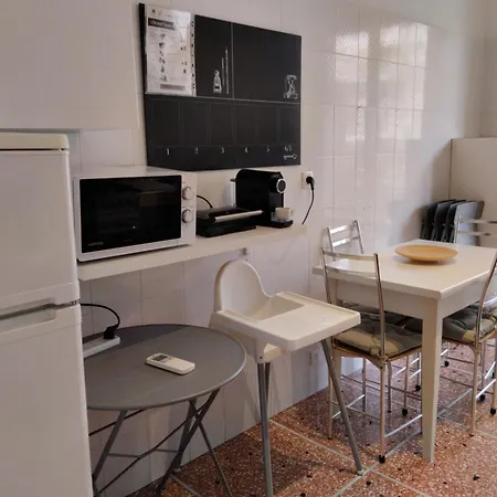 Great Moderno Comodo A Centro E Spiagge דירה