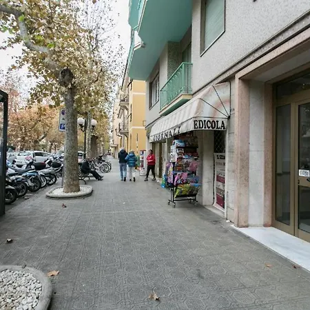 Great Moderno Comodo A Centro E Spiagge דירה